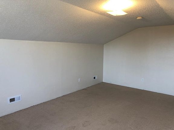 4th image of 2441 W Magnolia St
