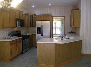 1 Crystal Springs Ln, East Amherst, NY 14051