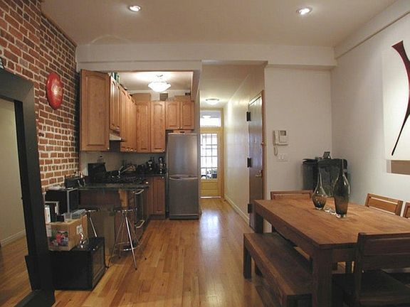 4th image of 219 W 20th St APT 4B