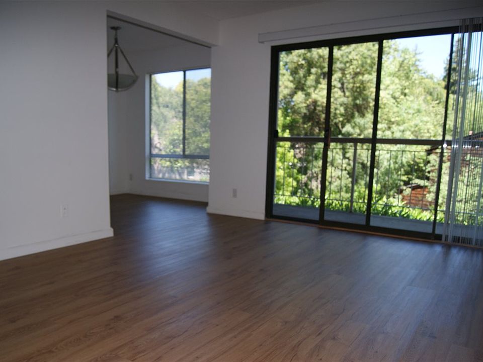 1st image of 490 N Civic Dr APT 203