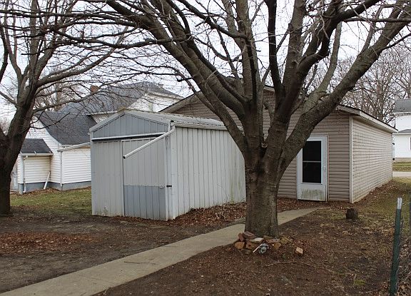 4th image of 111 W Court St