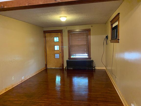 4th image of 2027 Forest Ave