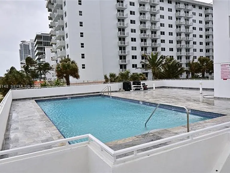 401 Ocean Dr #924 — Photo 33