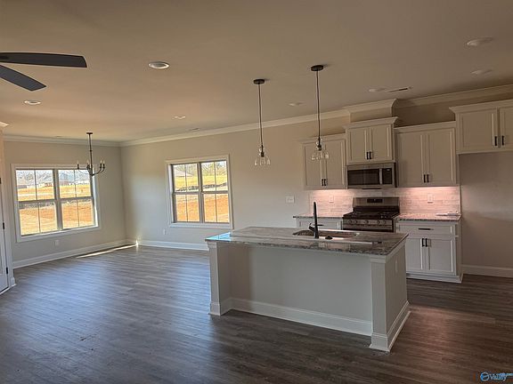 5th image of 133 Old Forest Rd