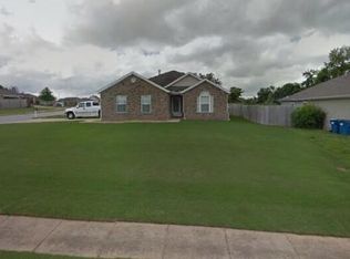 2801 SW 10th St, Bentonville, AR 72712