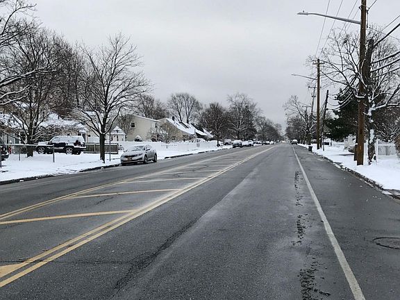 4th image of 396 Gardiners Ave