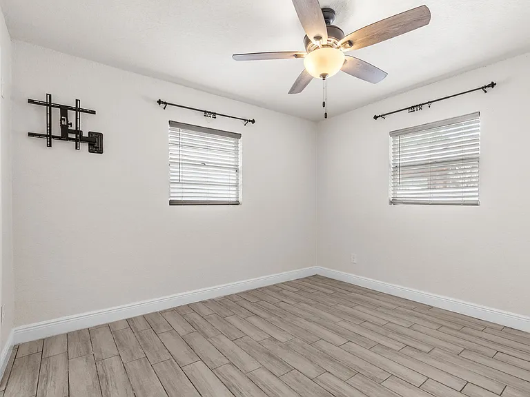 3605 W Iowa Ave — Photo 12