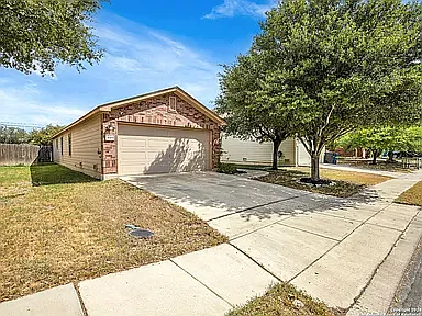 3 bed, 1356 sqft, $1,800 — Photo 3
