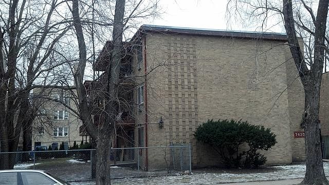 1st image of 7420 N Winchester Ave #2S