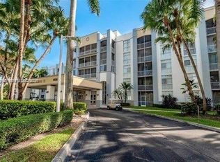9725 NW 52nd St APT 202, Doral, FL 33178