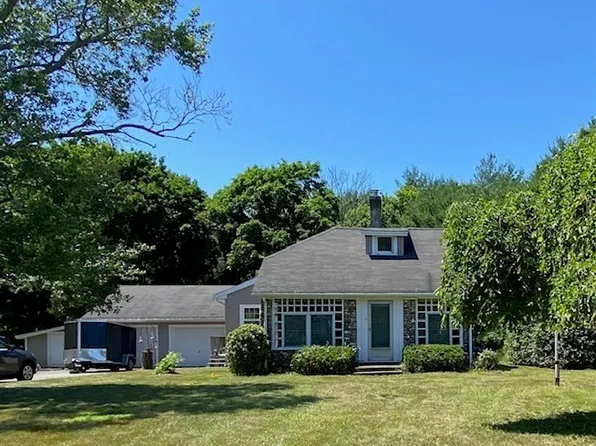 8 N Precinct St, Lakeville, MA 02347