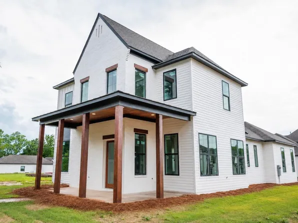 60 Sweetwater Ln, Starkville, MS 39759