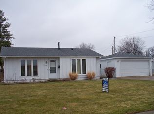 981 Arlon Rd, Aurora, IL 60506