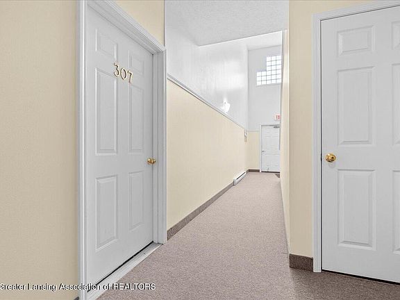 4th image of 307 Carom Cir