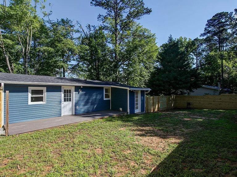 907 Green Meadow Dr — Photo 14