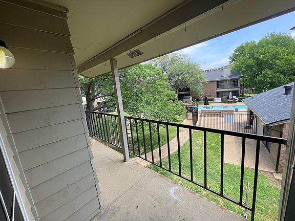 3rd image of 1562 Weyland Dr APT 1008