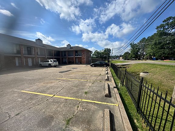 2nd image of 680 Sharp Ln APT 214