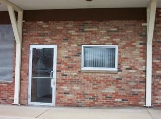 1112 Peoria St, Peru, IL 61354