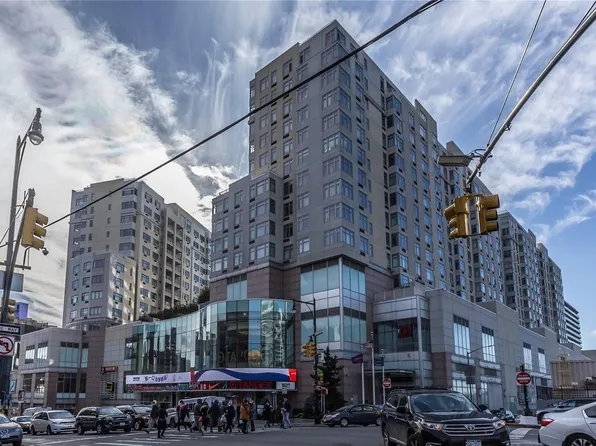 40-28 College Point Boulevard #1806, Flushing, NY 11354