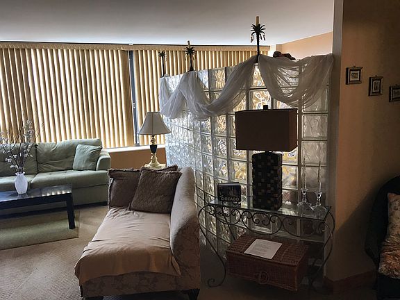 5th image of 3930 N Pine Grove Ave APT 2102