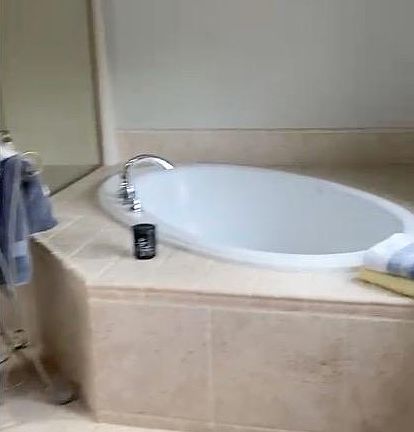 5th image of 6859 Easton Ct