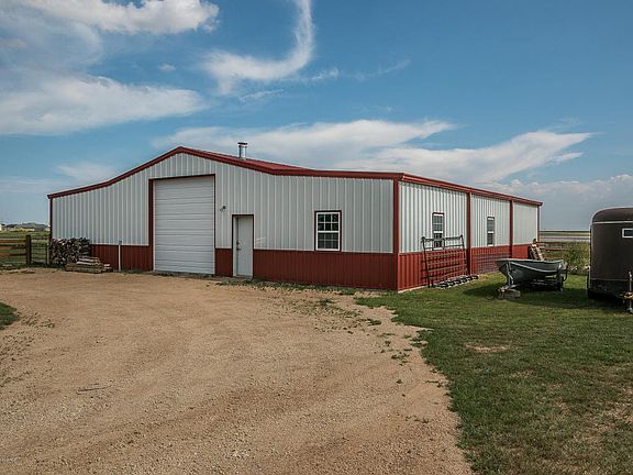 3rd image of 20201 Laramie Dr