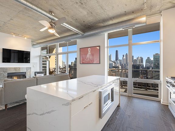 3rd image of 700 N Larrabee St APT 1508