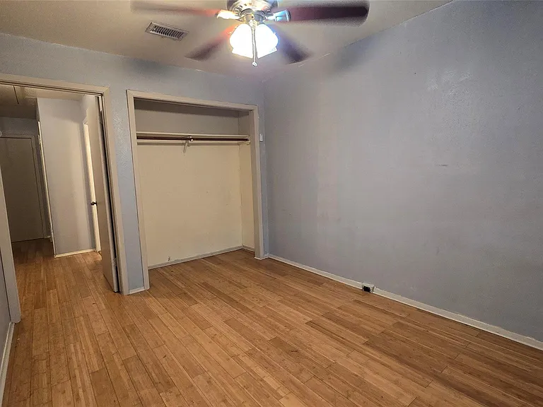 7913 Grove Ridge Dr — Photo 22