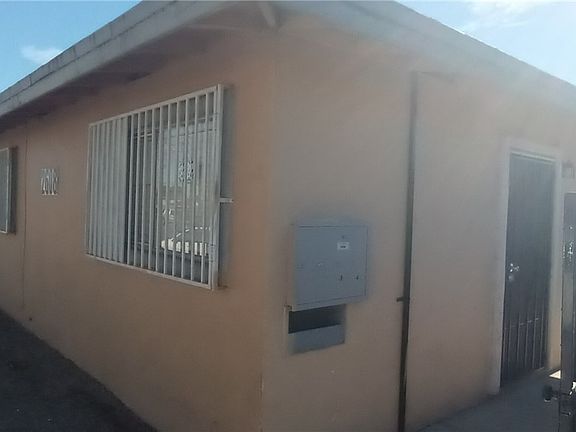 3rd image of 2608 E Mesquite Ave