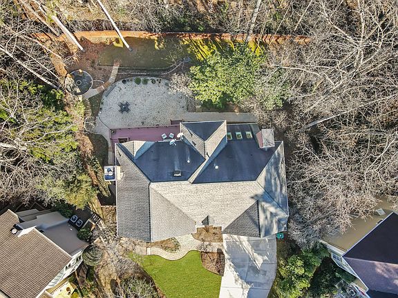 3rd image of 2000 Roydon Ct SE
