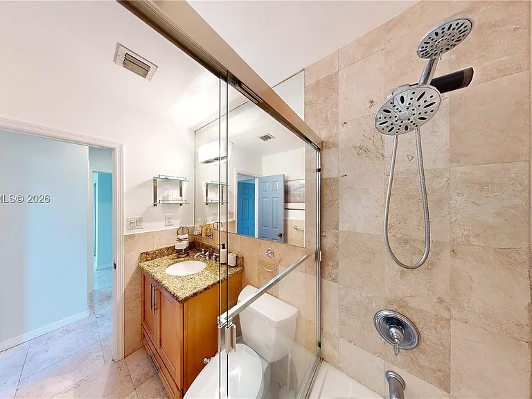 530 NE 15th Ct #7 — Photo 46