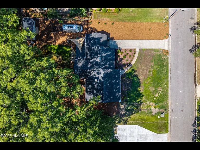 611 Clark Dr — Photo 35