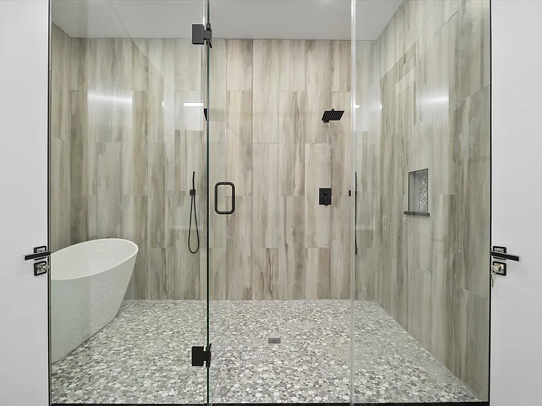 2811 Rodeo Dr — Photo 9