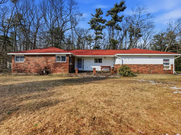 5020 W River Rd, Muskegon, MI 49445