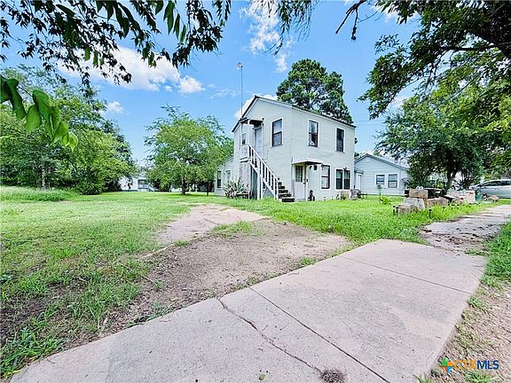 2nd image of 409 N Avenue D