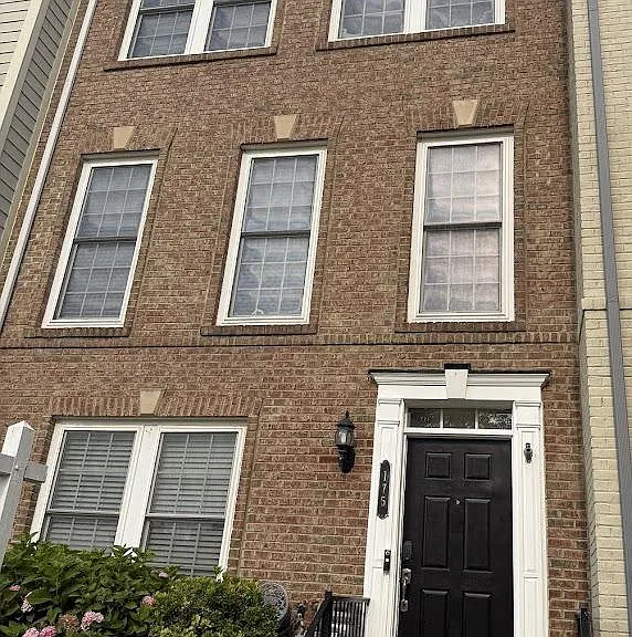 175 Great Laurel Sq SE — Photo 2