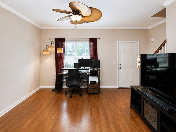 5th image of 820 Staten Dr