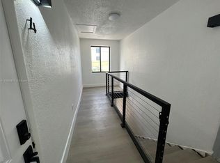 1376 NW 35th St #4, Miami, FL 33142
