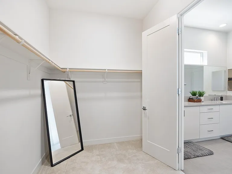 Master Suite 1 Closet