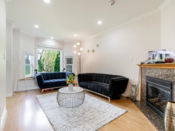 1124 Rochester Ave, Coquitlam, BC V3K 2X4