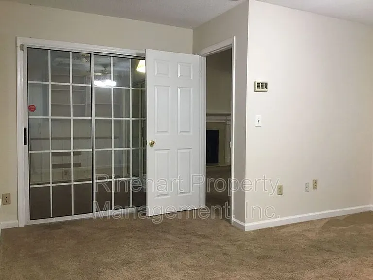1573 Hunt Club Ct — Photo 8