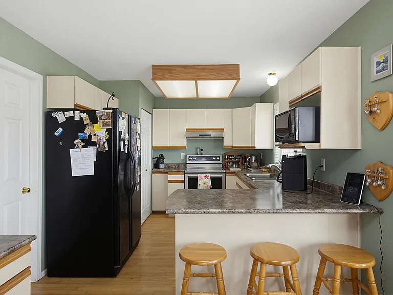 2165 Tower Ct — Photo 8