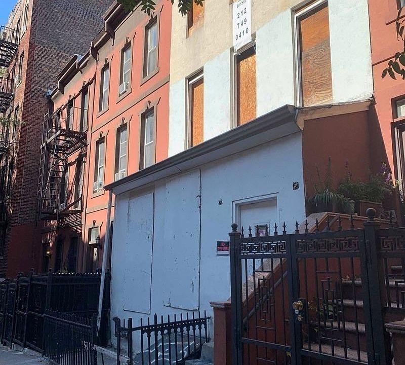 2nd image of 517 W 158th St #8