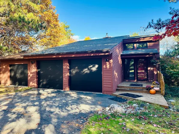 11212 Fairway Dr, Roscommon, MI 48653