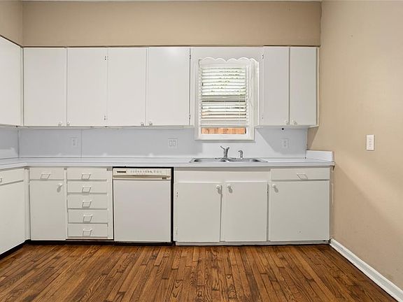 3rd image of 5333 Collinwood Ave