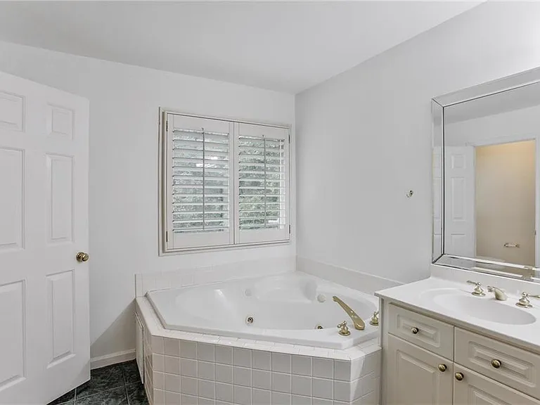 16 Ancient Oak Ct NE — Photo 42