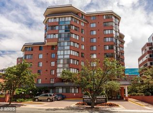 1024 N Utah St APT 913, Arlington, VA 22201