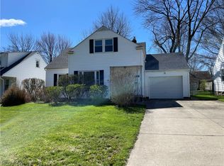24006 Cedar Rd, Beachwood, OH 44122
