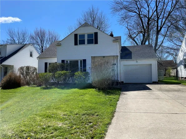 24006 Cedar Rd, Beachwood, OH 44122