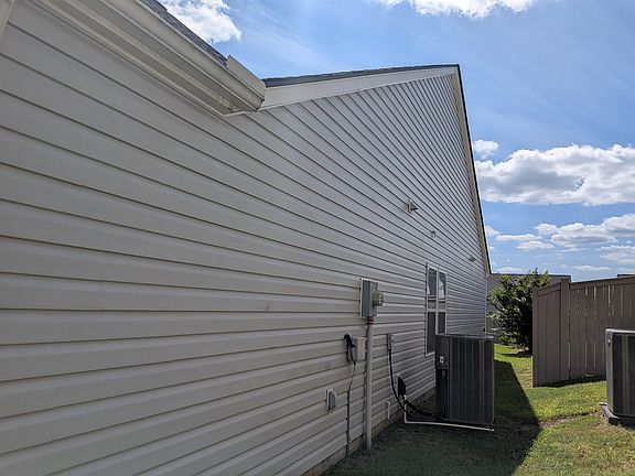 5th image of 821 Alley Ridge Dr